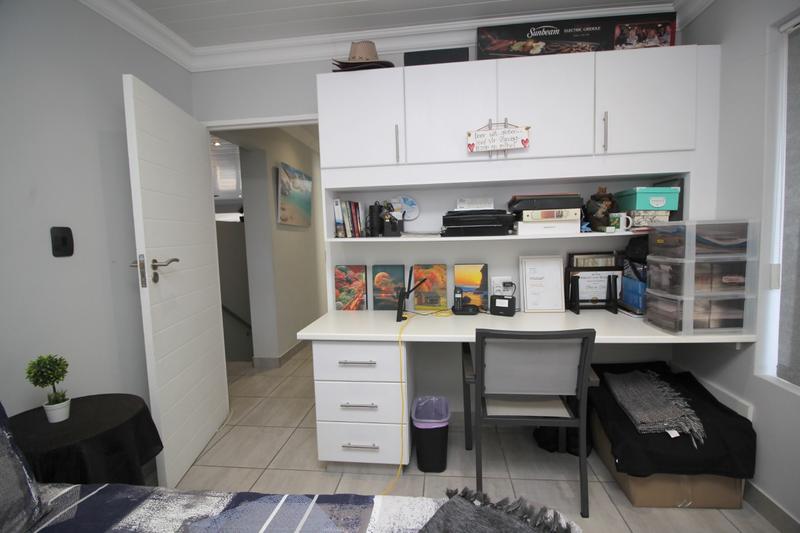 5 Bedroom Property for Sale in Reebok Western Cape